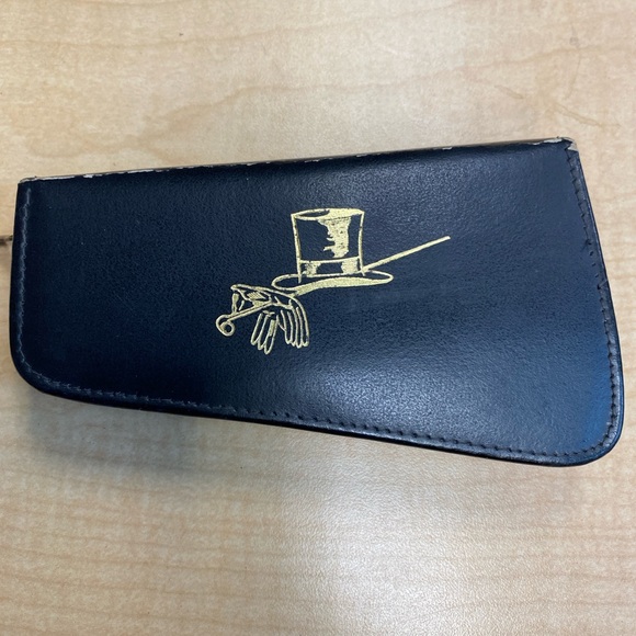 Vintage Gentleman Brush and Manicure Set Built In Zip Around Closure Leather - Picture 7 of 16